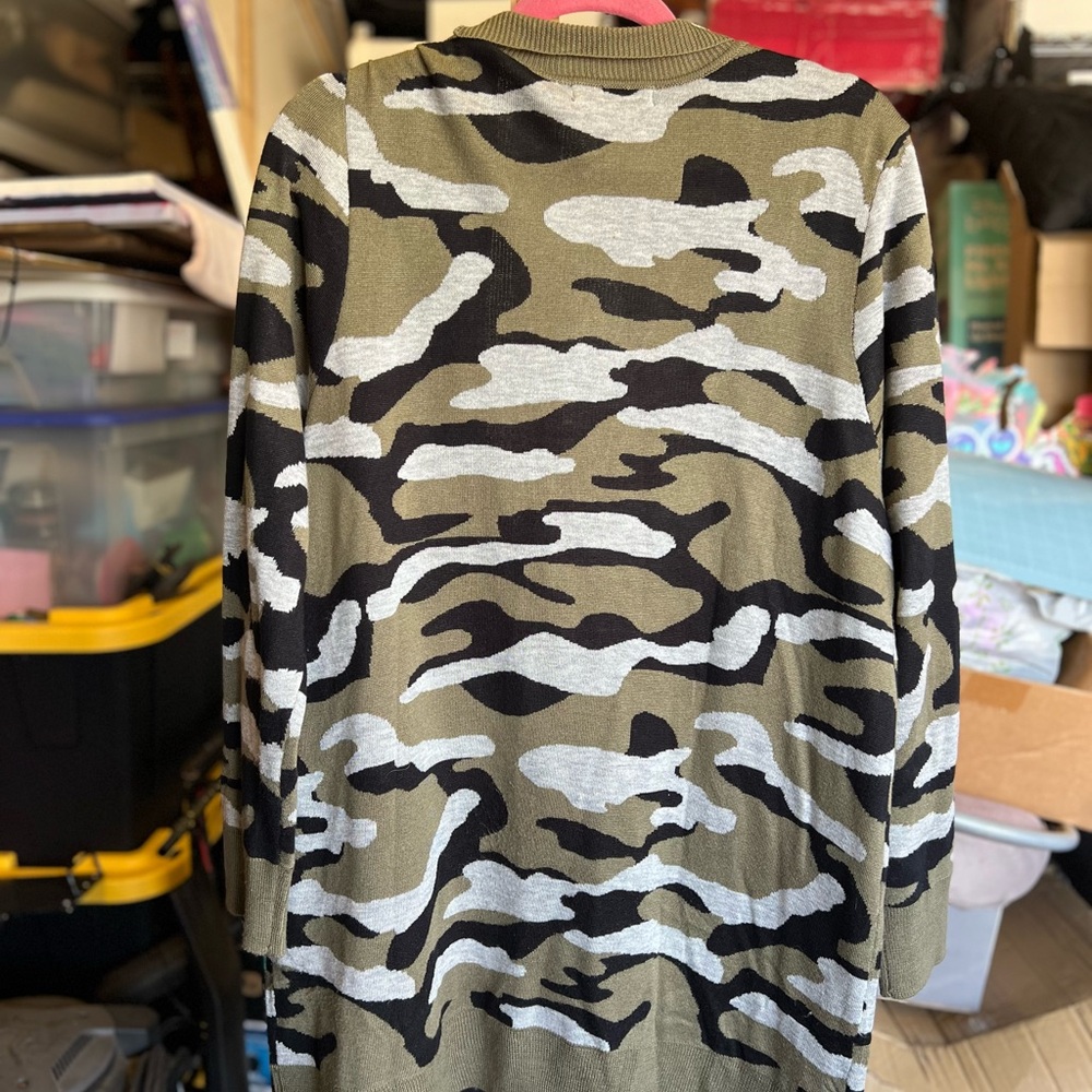 Love Ellie Camouflage Sweater - Picture 2 of 3